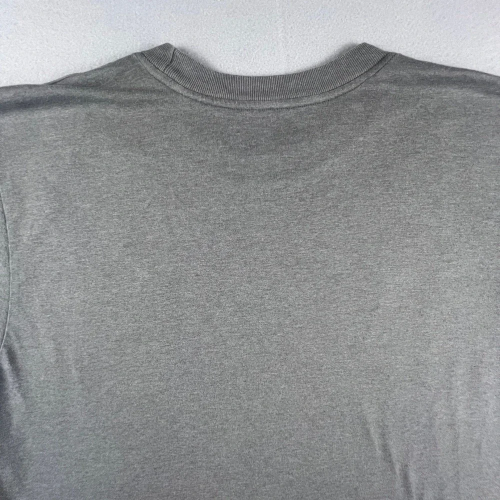 The North Face T-Shirt Mens‎ Large Gray Logo Patch Short Sleeve Gorpcore Casual
